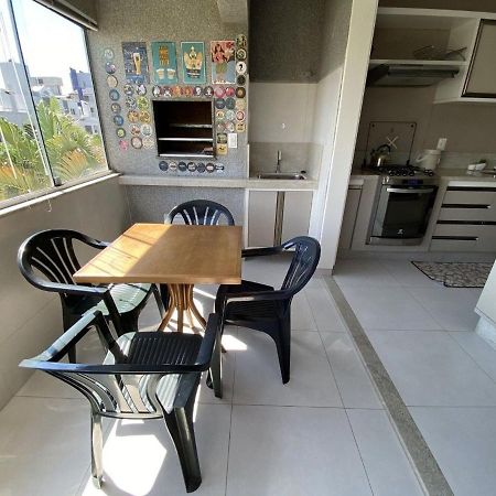 1 Dormitorio A 1 Quadra Da Praia De Jurere Florianopolis Exterior photo